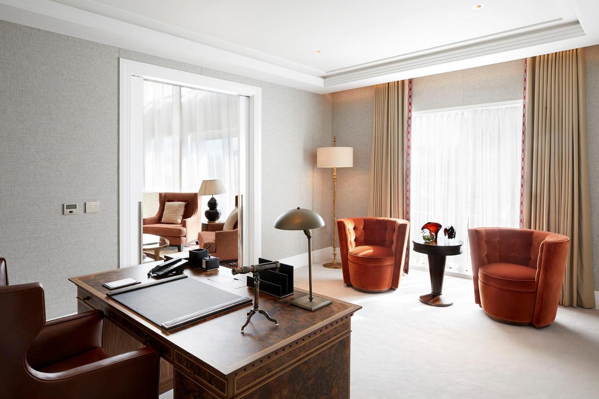 Royal Hotel Residence
