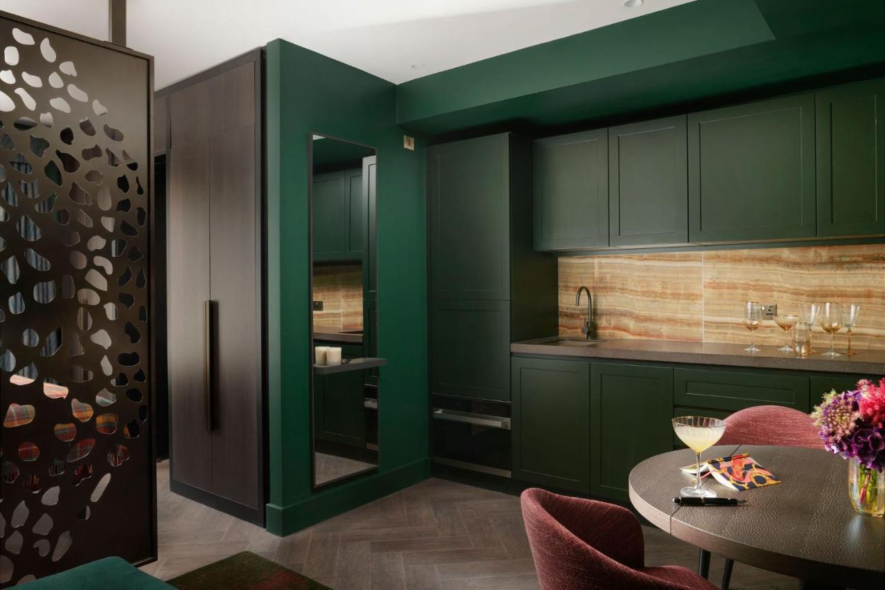 Greater Club Flat