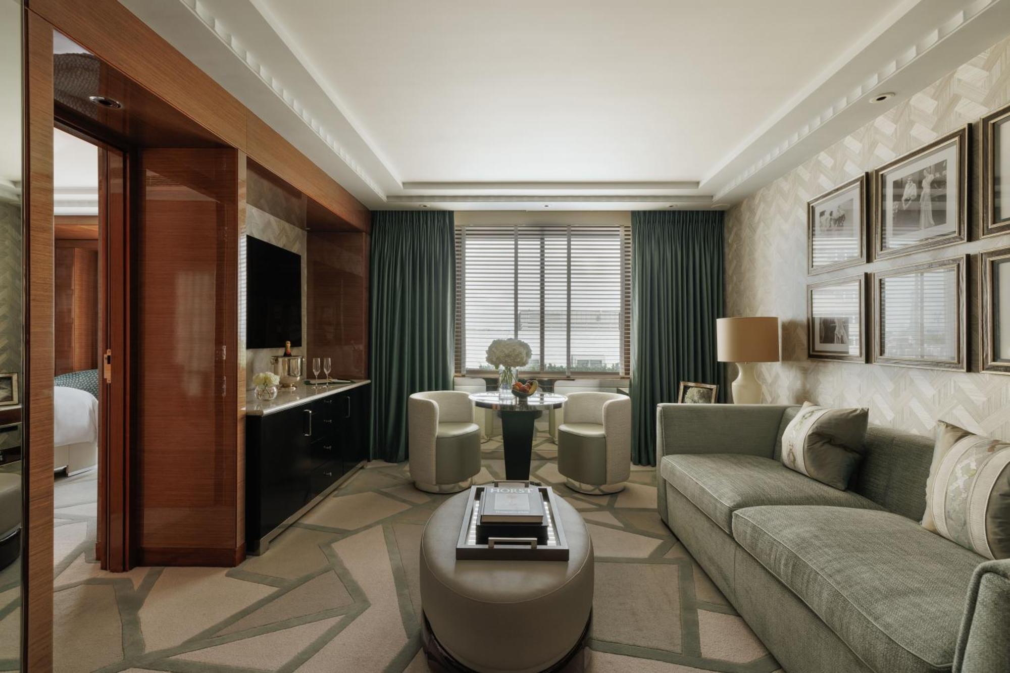 Westminster Suite King Bed