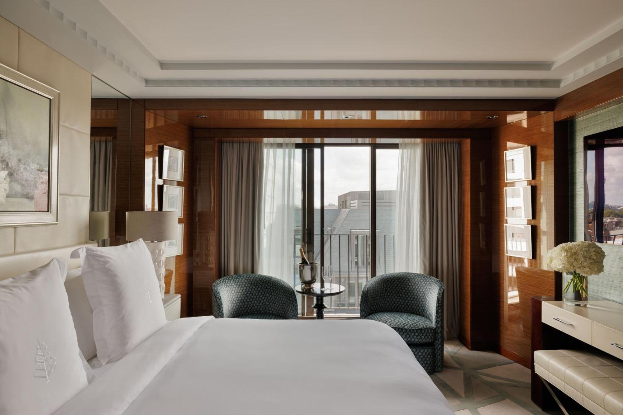 Westminster Suite King Bed