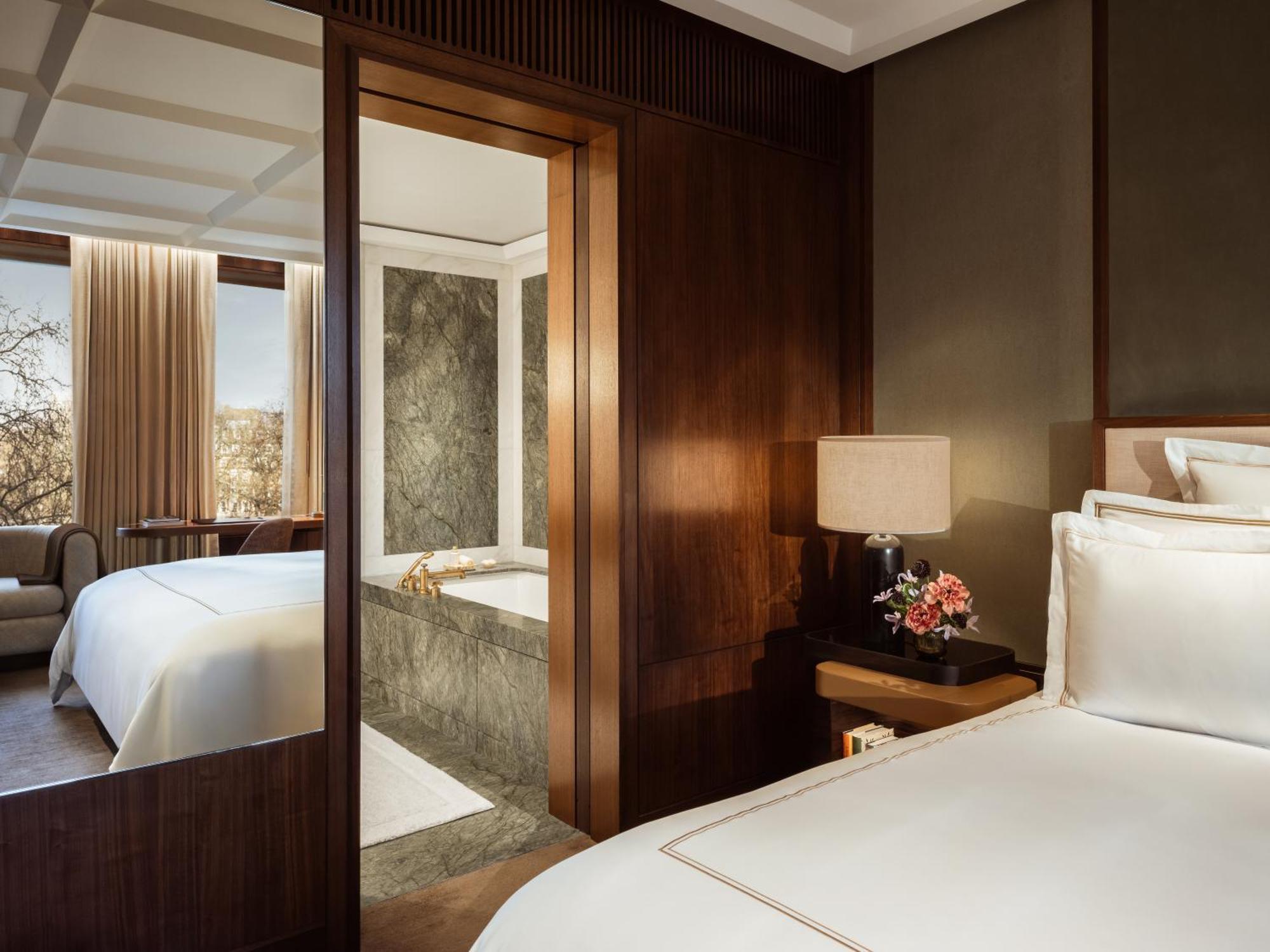 Mayfair Junior Suite King