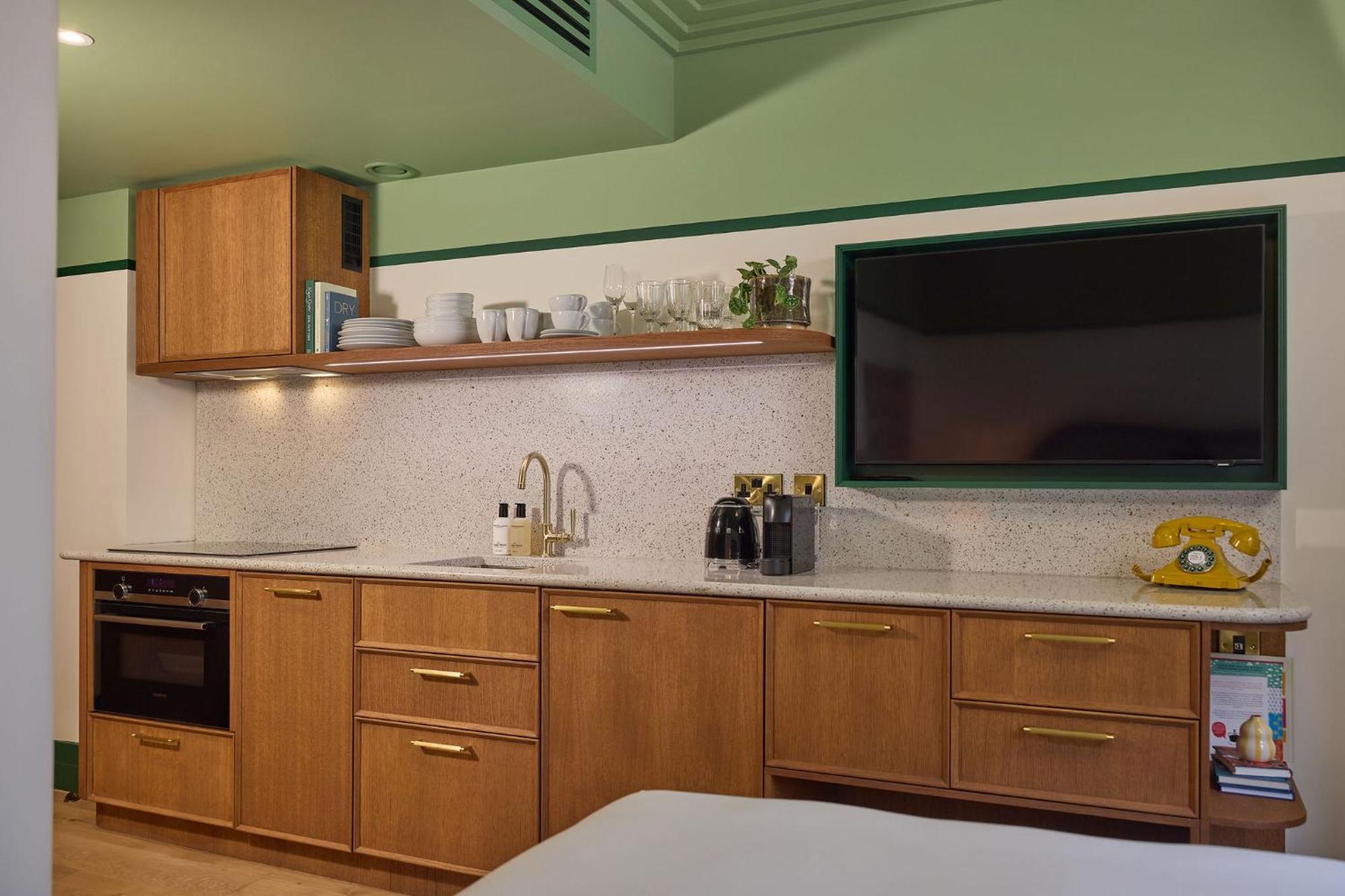 Studio Apartment