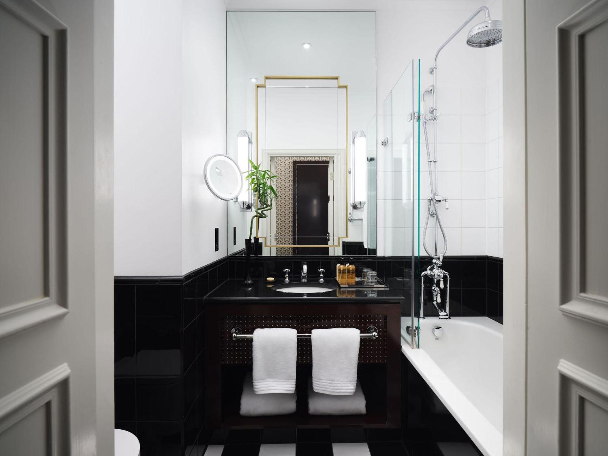 Premium Luxury King Room Waterloo Place or Pall Mall View