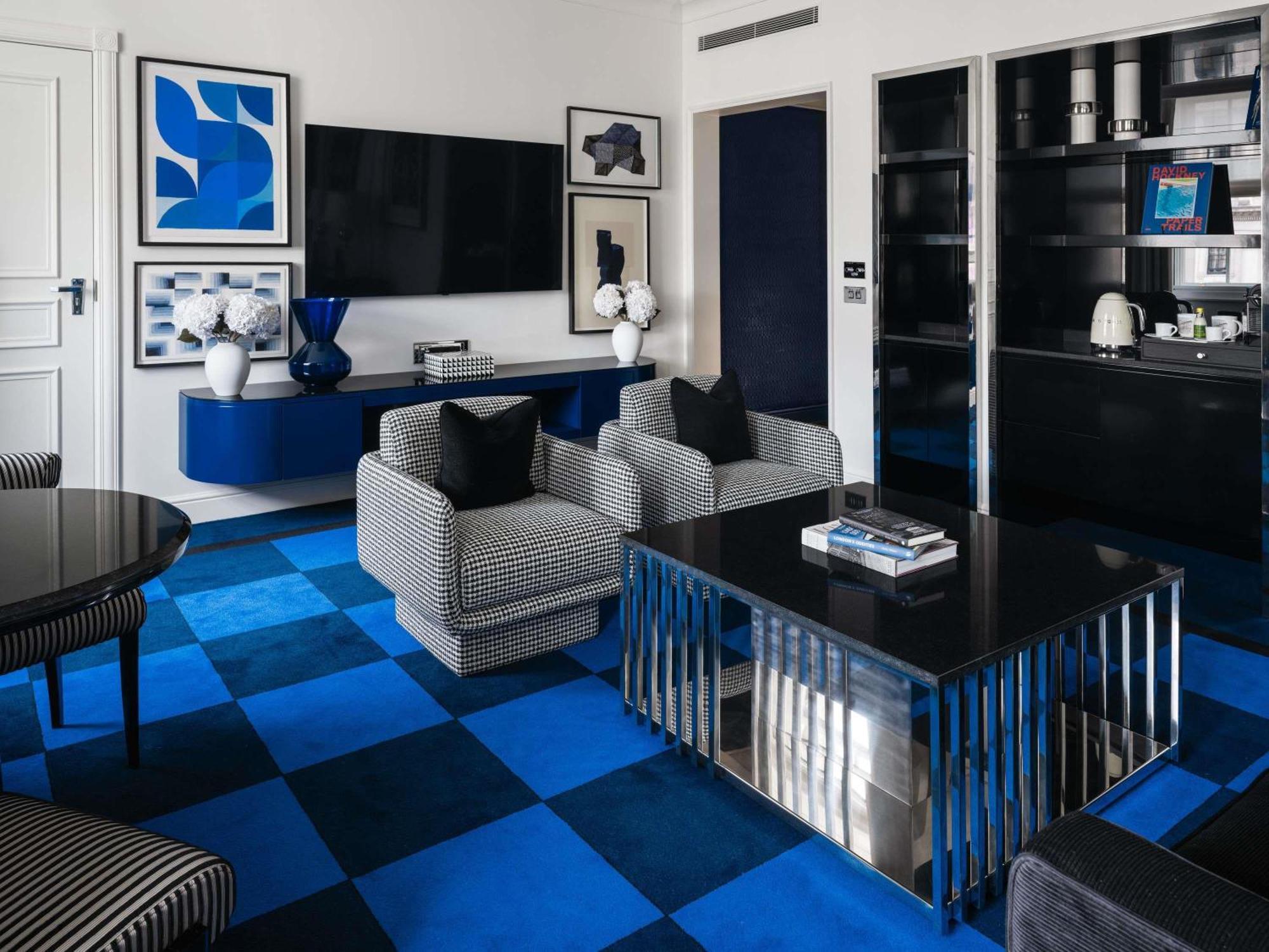 Prestige King Suite Separate Living Room Waterloo Place or Pall Mall View