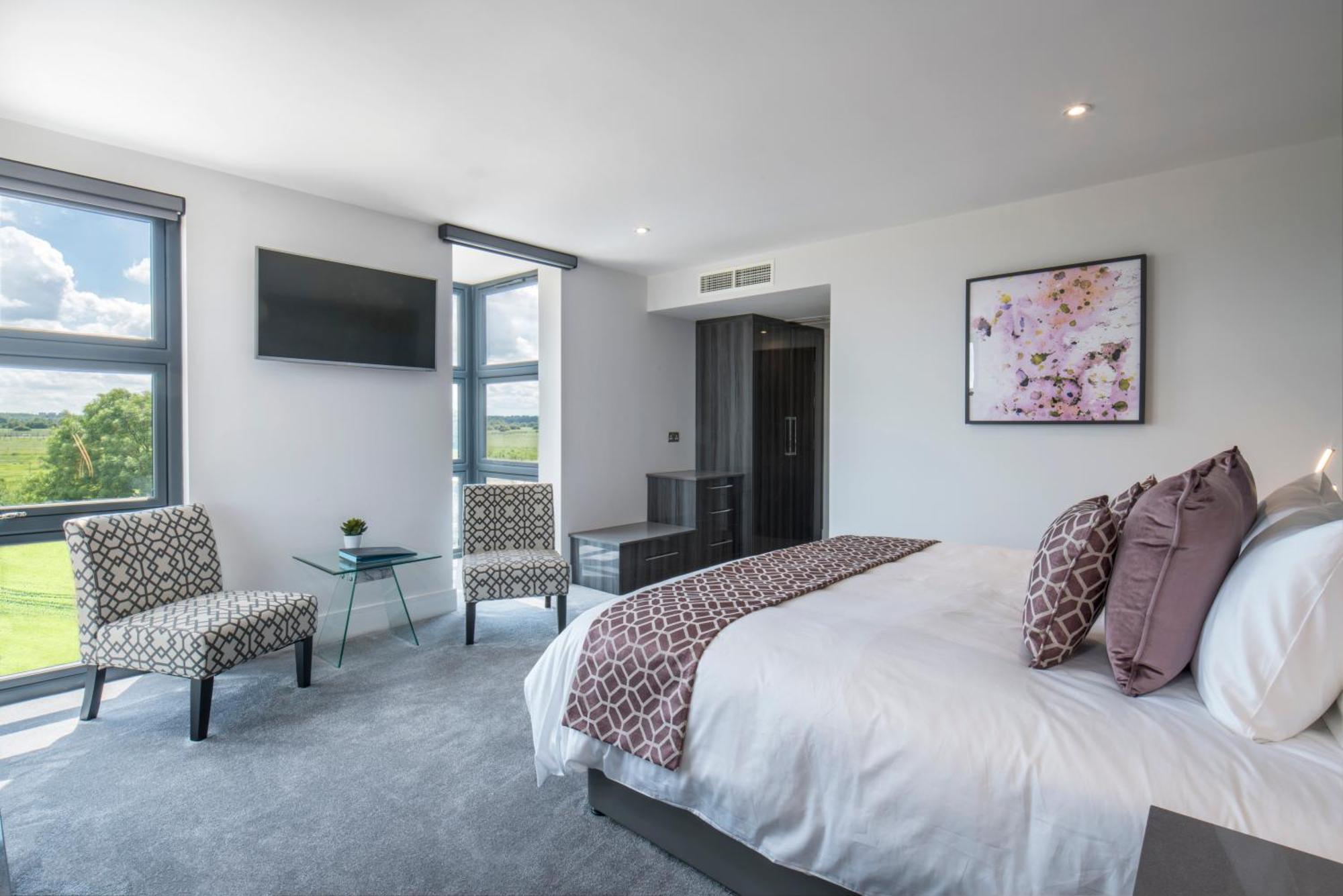 Superior King Room