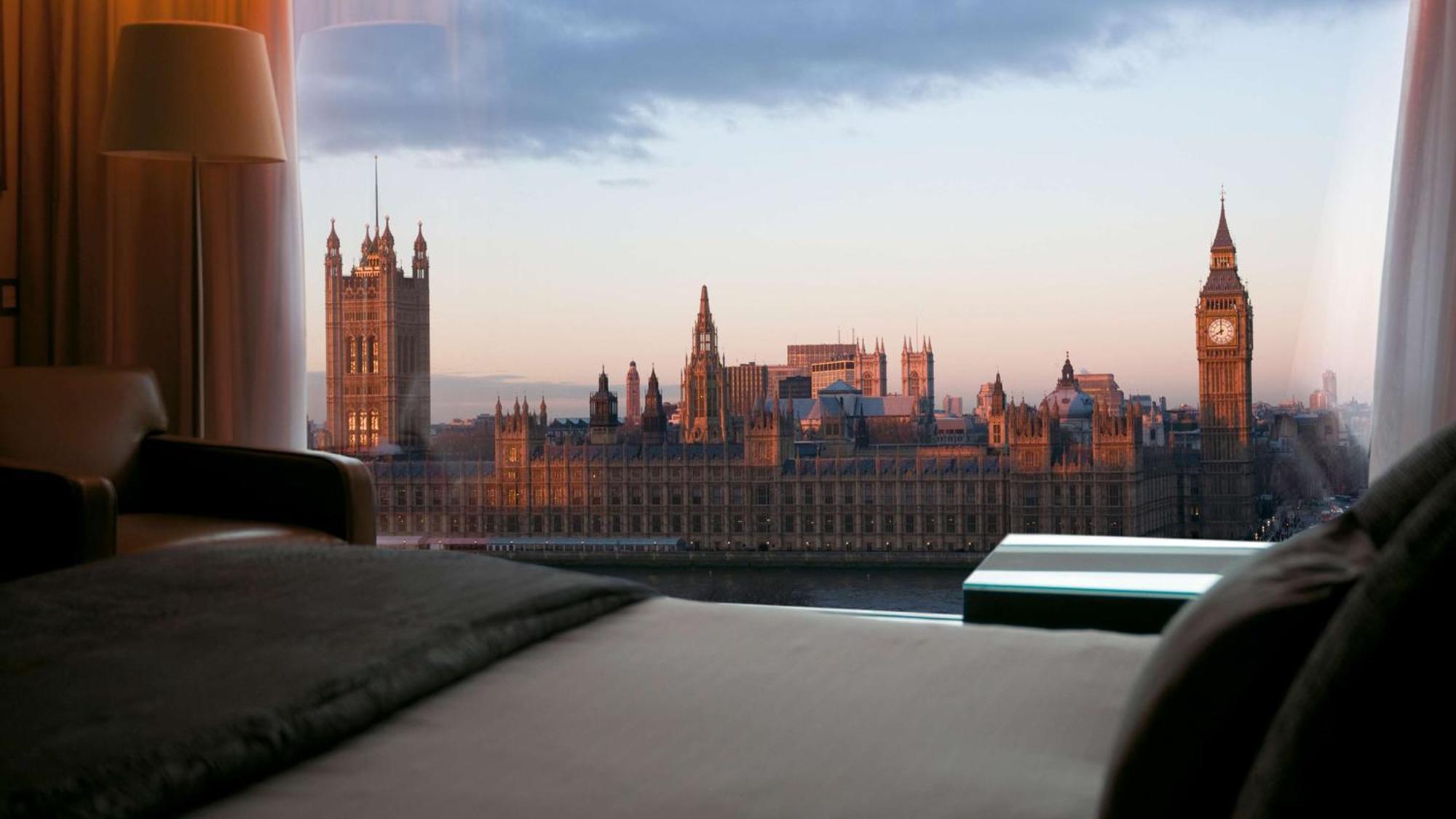 One-Bedroom Suite Big Ben View