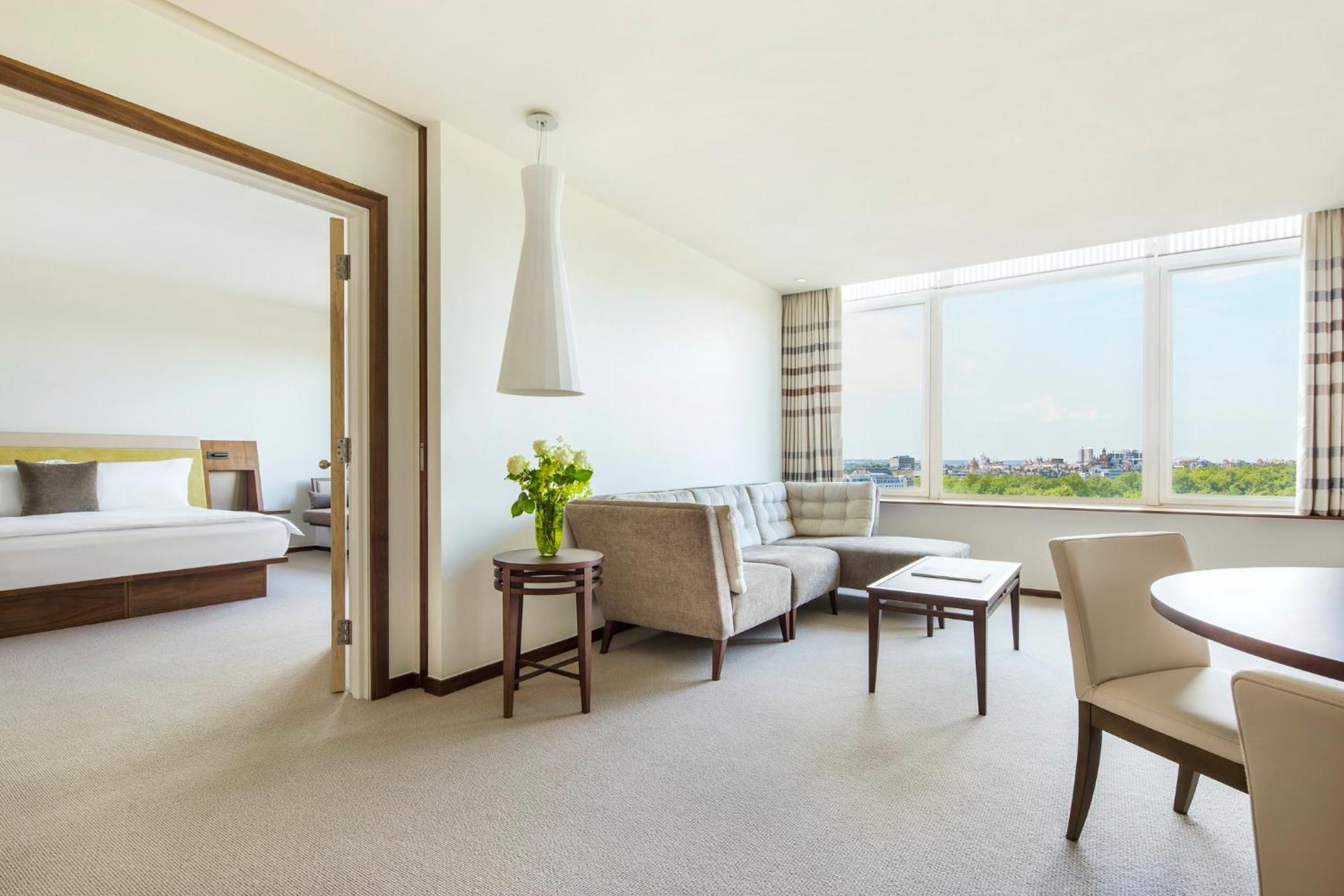 Deluxe One-Bedroom Park Suite,1709639701:JPEG